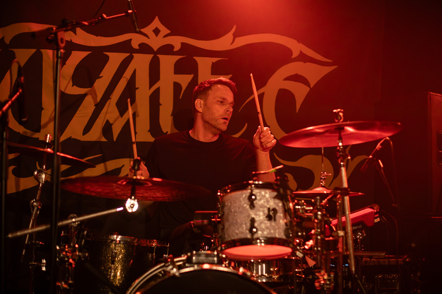 Wyatt E and The Antikaroshi at Neue Zukunft 2026