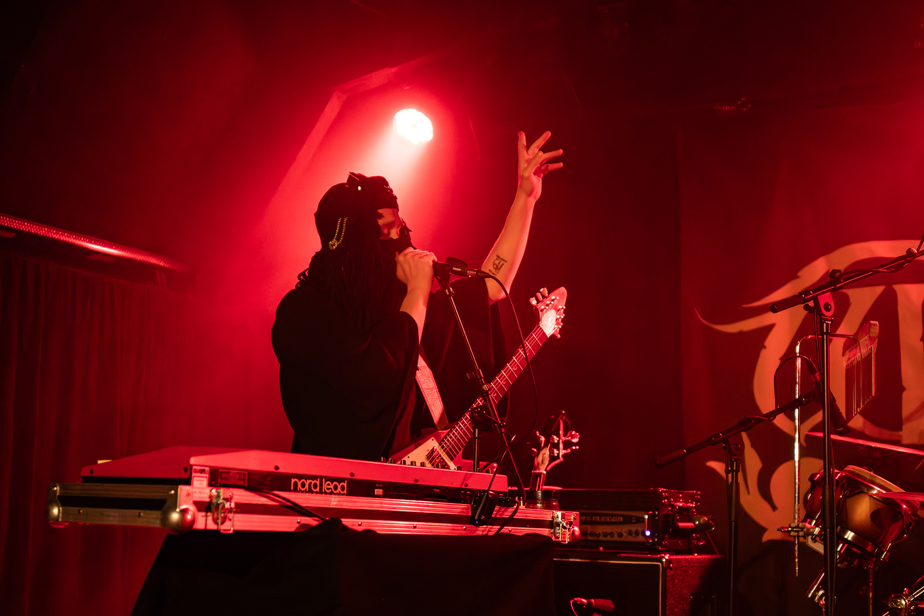 Wyatt E and The Antikaroshi at Neue Zukunft 2026